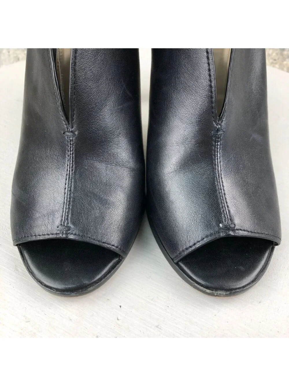 Vince Camuto women neveah